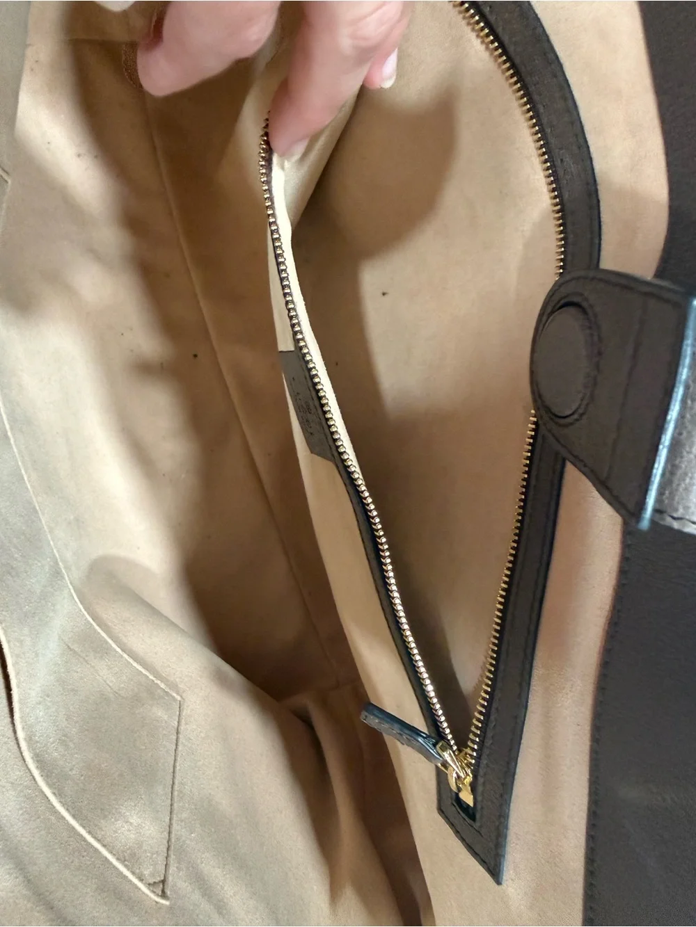 Gucci Ophedia Beige GG Supreme Canvas Tote with Brown Trim and Green-Red Web
